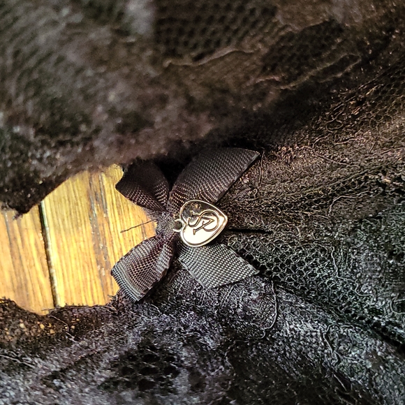 Victoria's Secret Bra - Picture 3 of 7